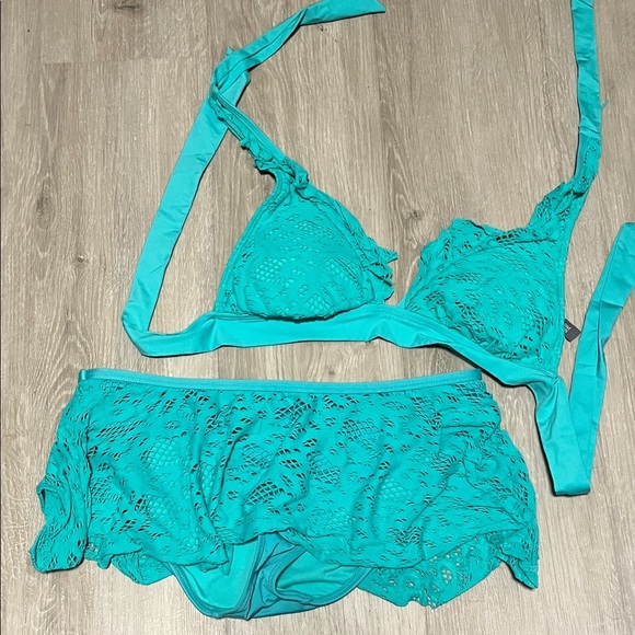 Kenneth Cole Reaction Aqua Swimwear - Picture 1 of 2